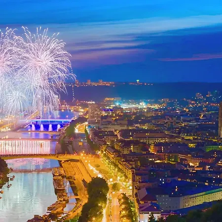 Charming Haussmannian Hypercentre Apartment Rouen