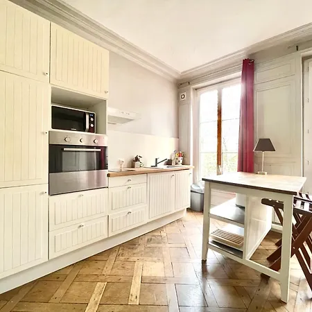 Charming Haussmannian Hypercentre Apartment Rouen