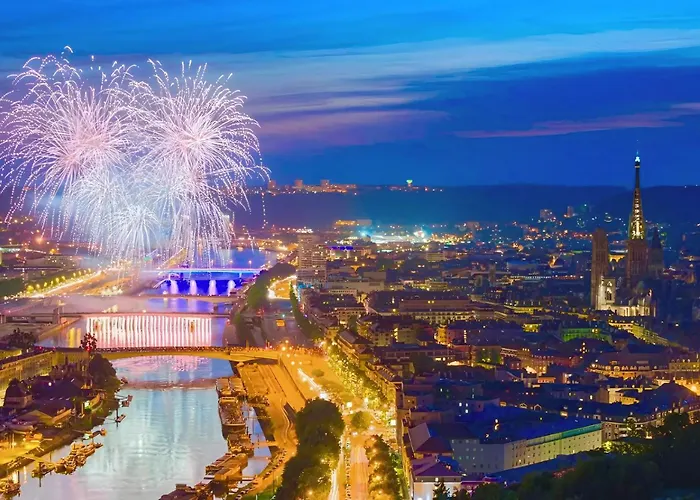 Charming Haussmannian Hypercentre Apartment Rouen