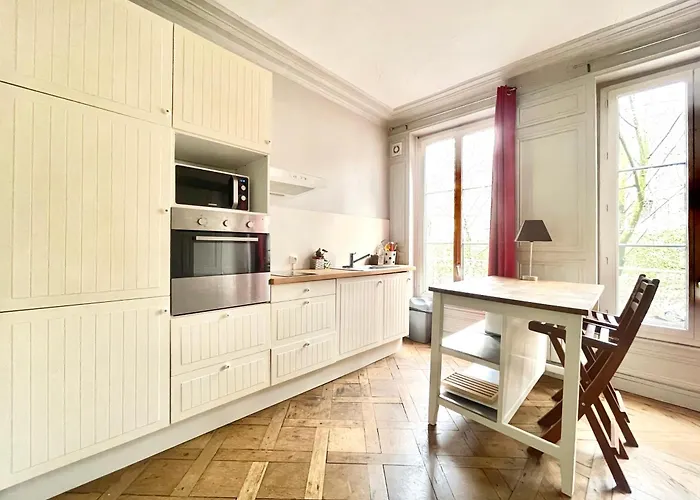 Charming Haussmannian Hypercentre Apartment Rouen